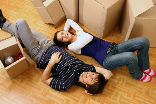 Careful packing and loading support for house removals